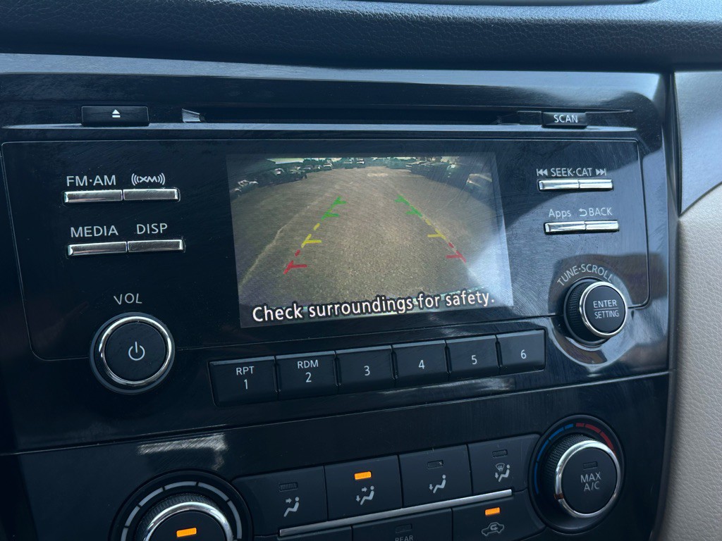 2016 Nissan Rogue Image 15