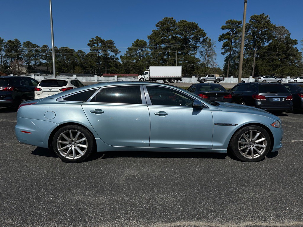 2012 Jaguar XJ Image 4
