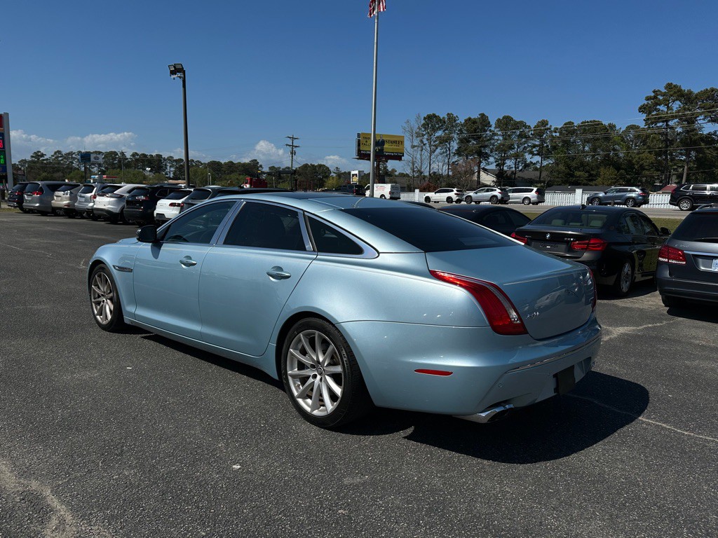 2012 Jaguar XJ Image 7