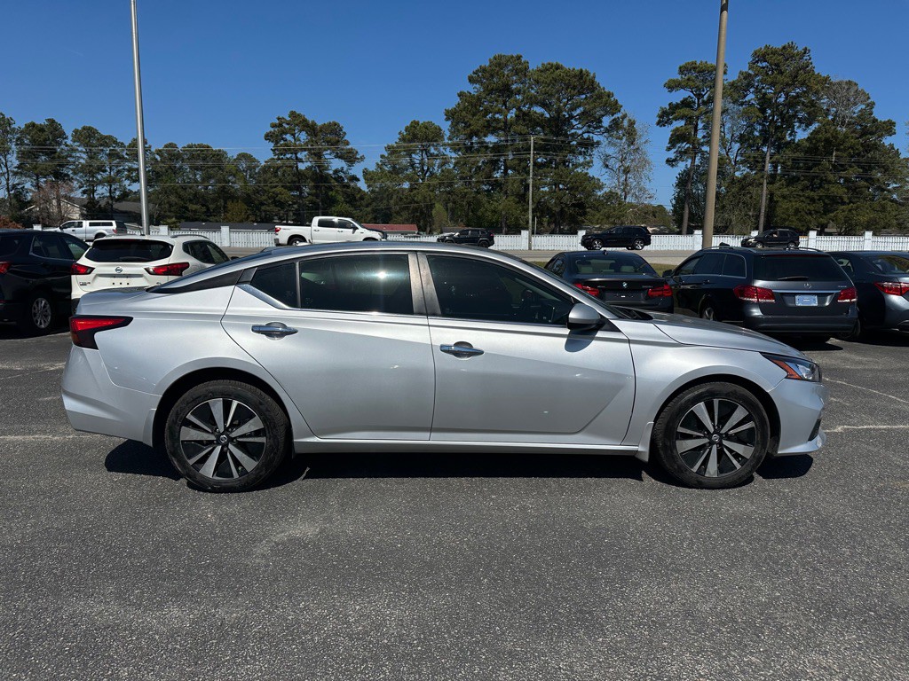 2022 Nissan Altima Image 4