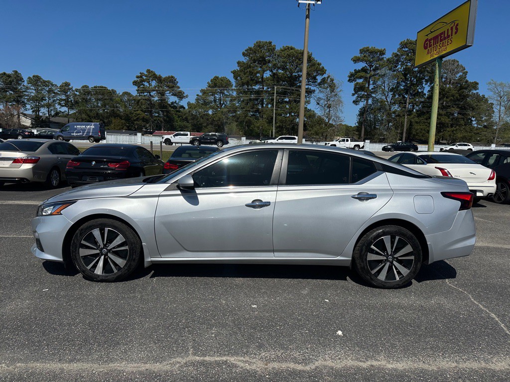 2022 Nissan Altima Image 8