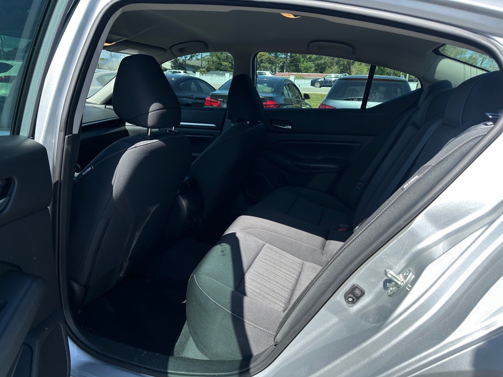 2022 Nissan Altima Image 11