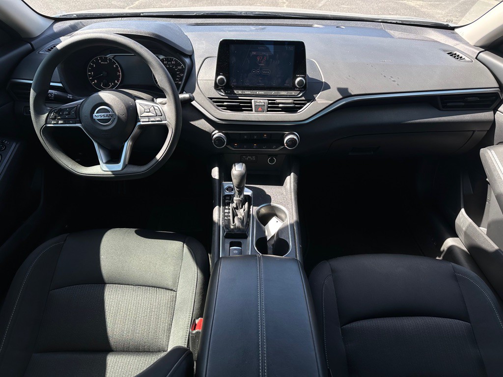 2022 Nissan Altima Image 12