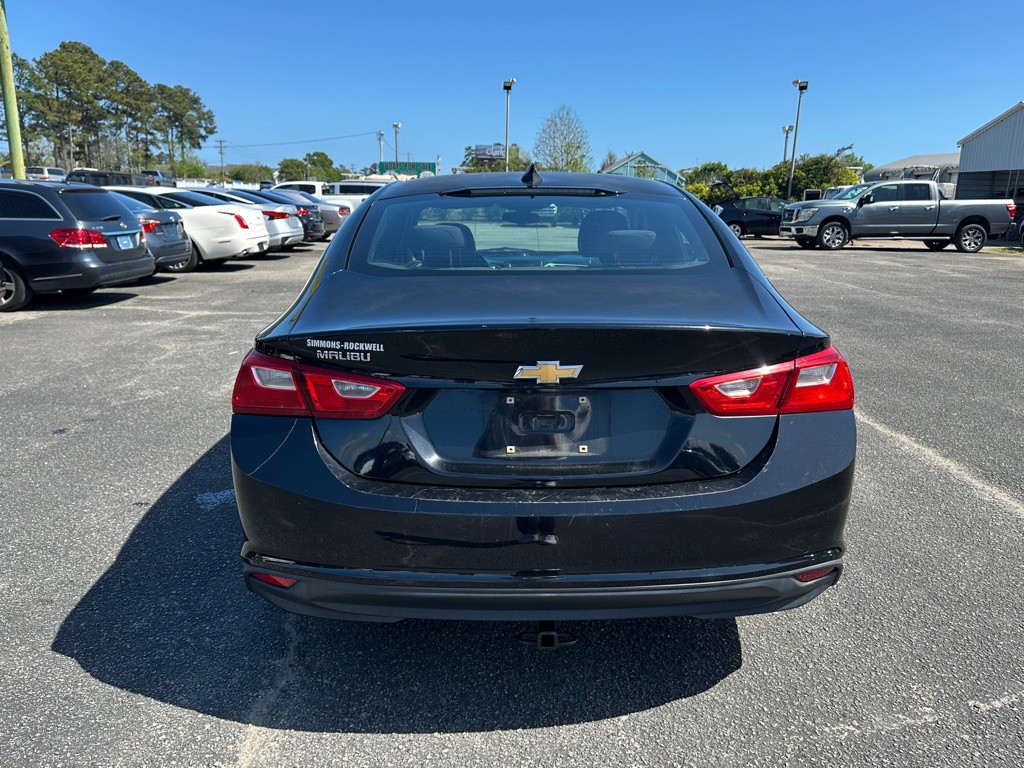 2017 Chevrolet Malibu Image 6