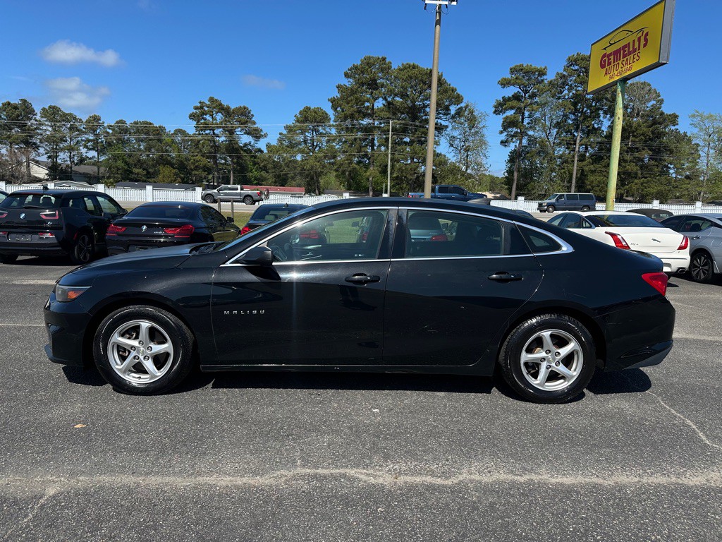 2017 Chevrolet Malibu Image 9