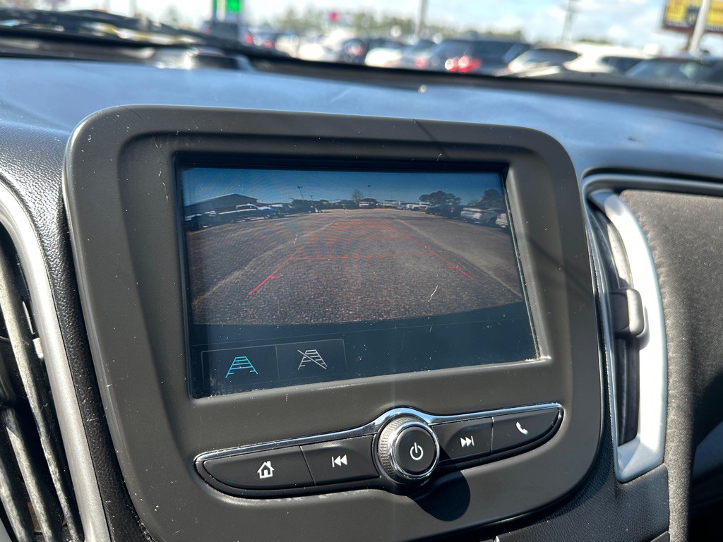 2017 Chevrolet Malibu Image 10