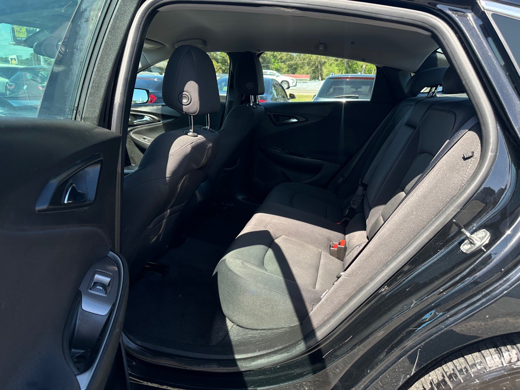 2017 Chevrolet Malibu Image 13