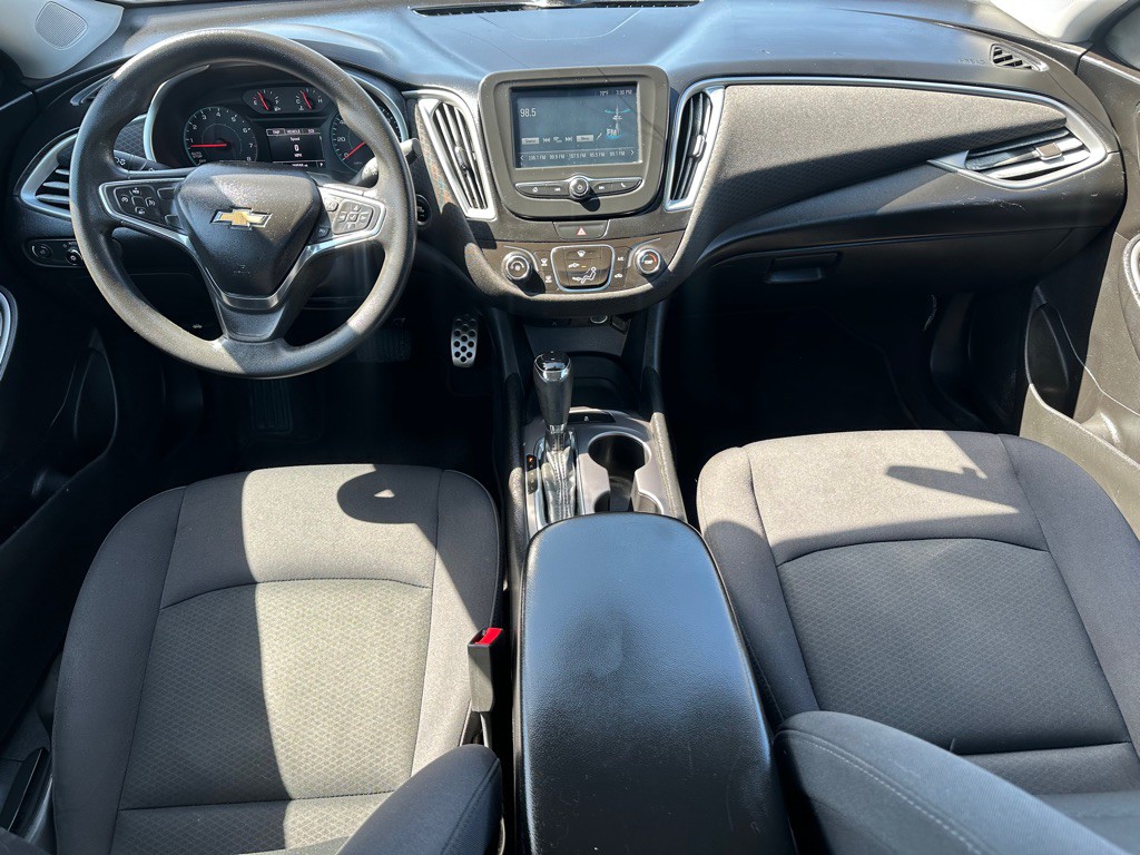2017 Chevrolet Malibu Image 14