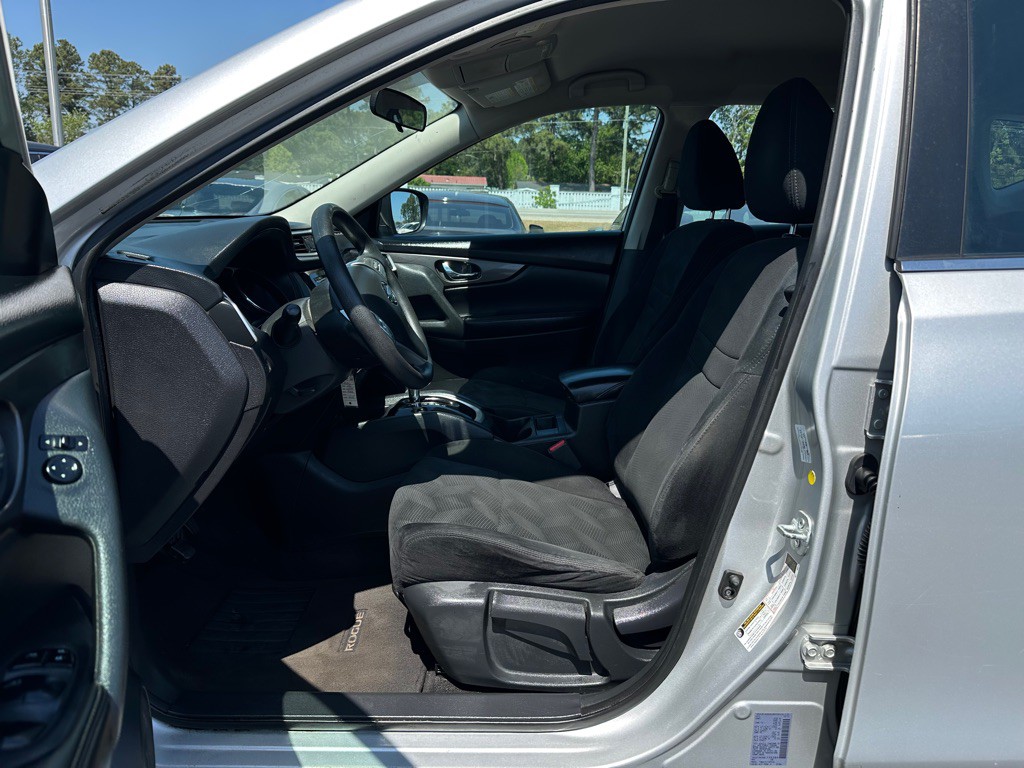 2016 Nissan Rogue Image 9