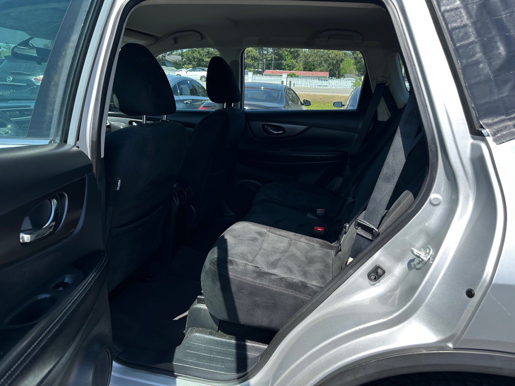 2016 Nissan Rogue Image 11