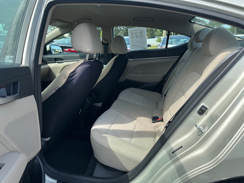 2017 Hyundai Elantra Image 11
