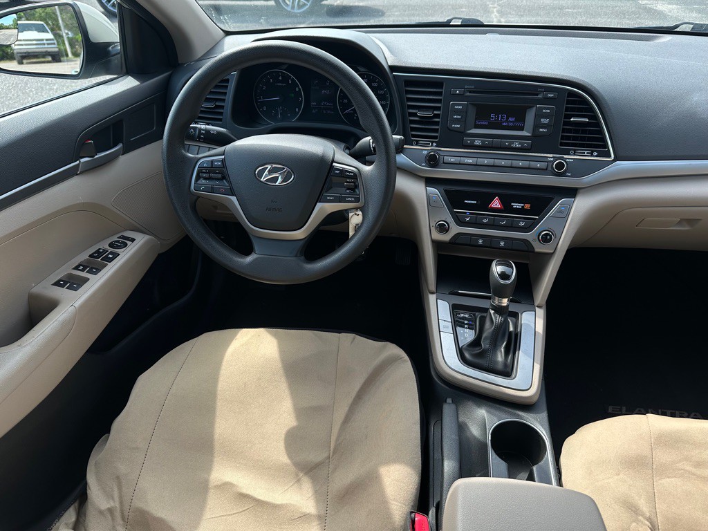 2017 Hyundai Elantra Image 13