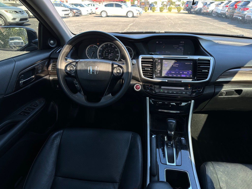2016 Honda Accord Image 17