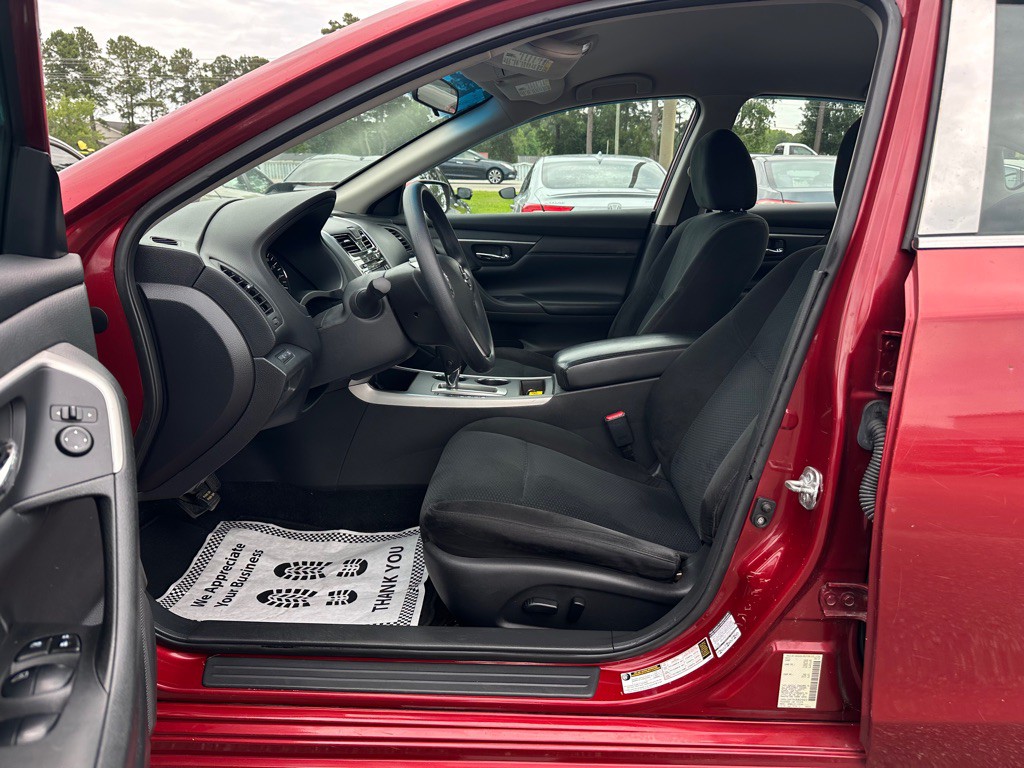 2015 Nissan Altima Image 9