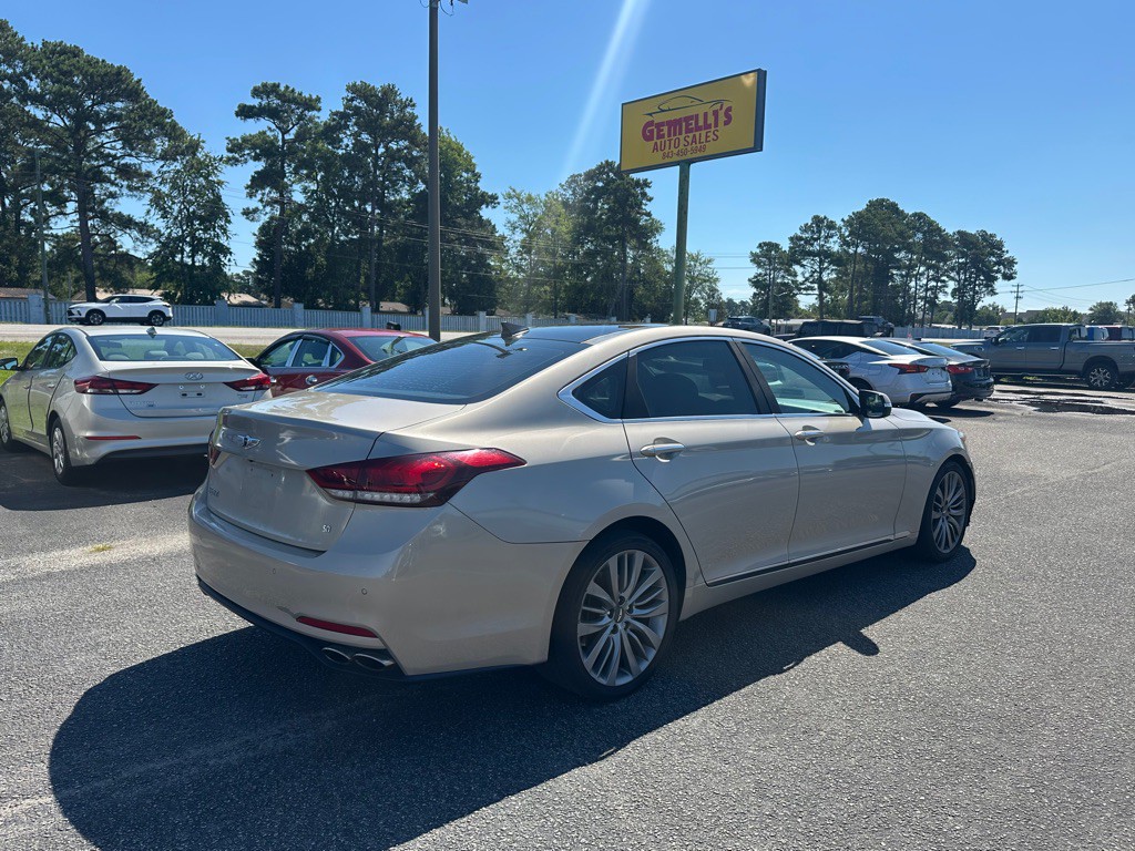 2015 Hyundai Genesis Image 5