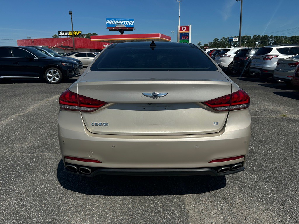 2015 Hyundai Genesis Image 6