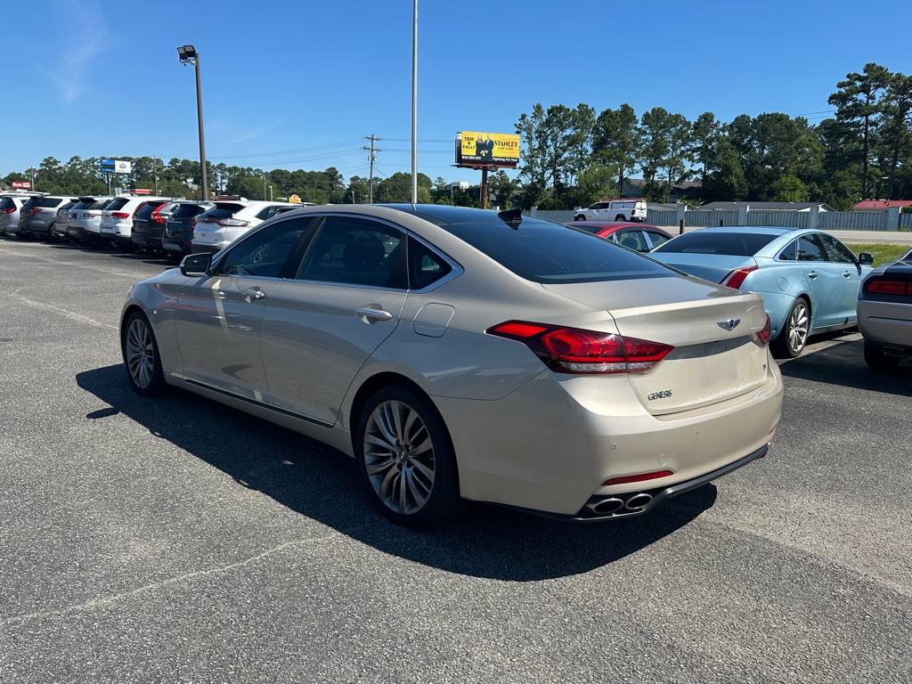 2015 Hyundai Genesis Image 7