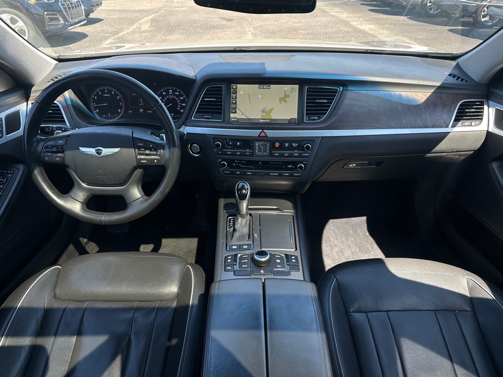 2015 Hyundai Genesis Image 12