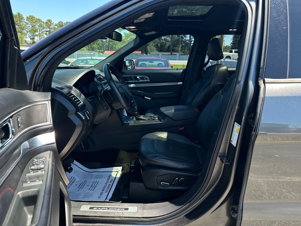 2018 Ford Explorer Image 8