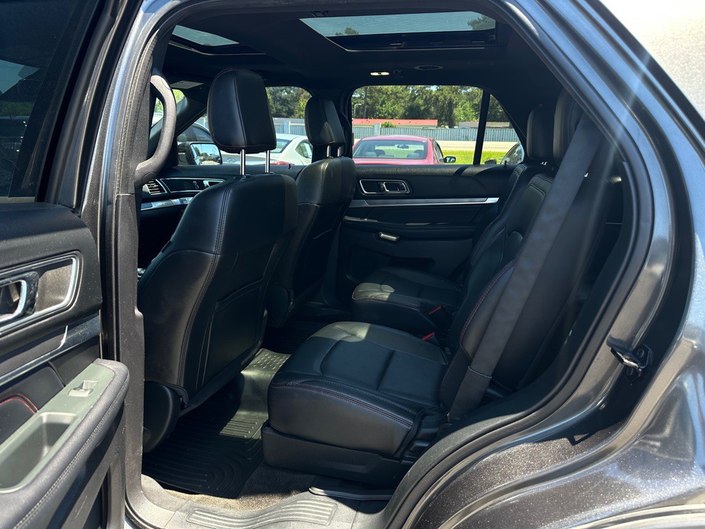 2018 Ford Explorer Image 10