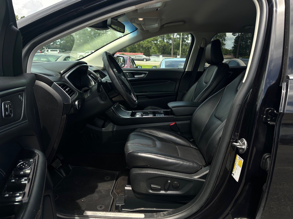 2020 Ford Edge Image 9