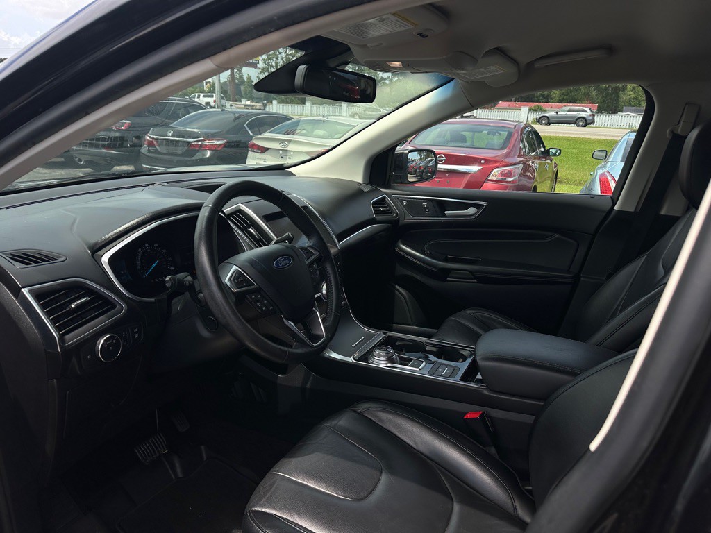2020 Ford Edge Image 10