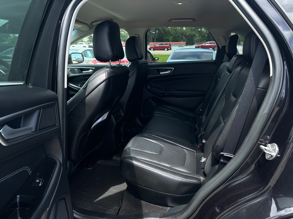 2020 Ford Edge Image 11