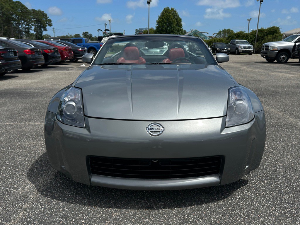 2004 Nissan 350Z Image 2
