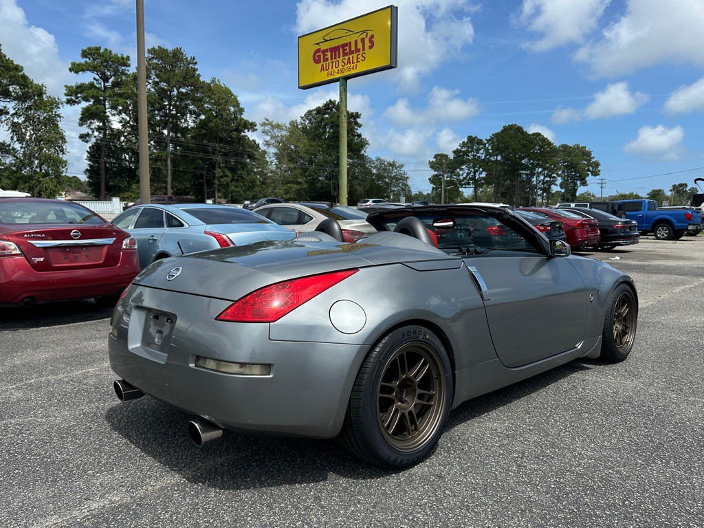 2004 Nissan 350Z Image 5