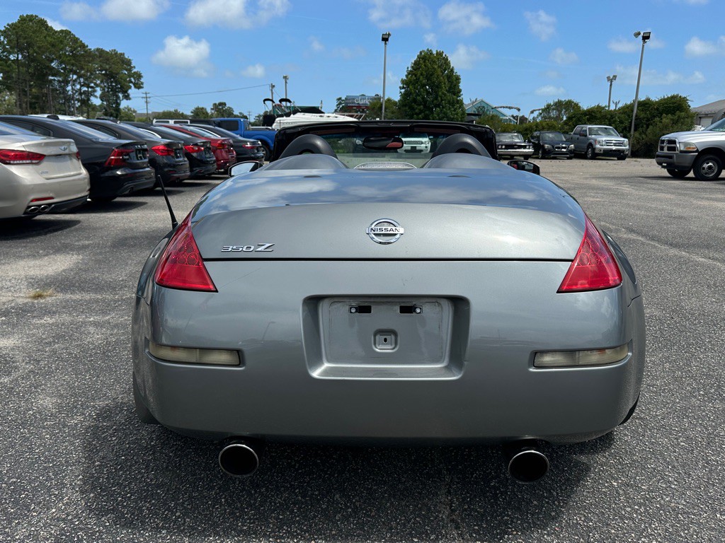 2004 Nissan 350Z Image 6