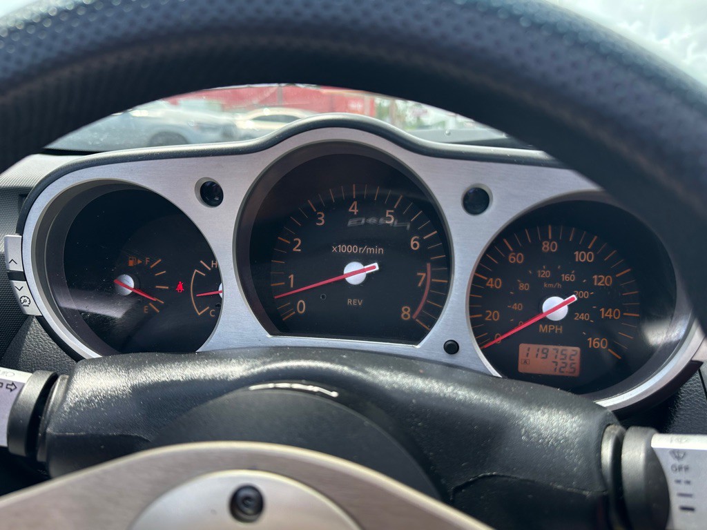 2004 Nissan 350Z Image 9