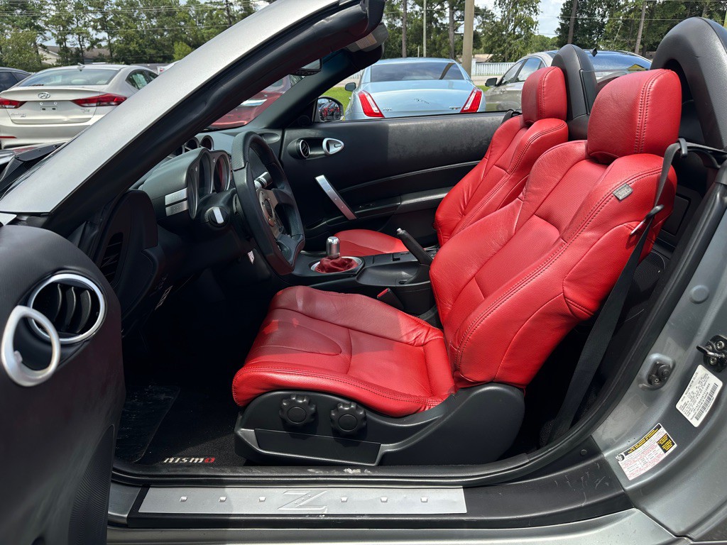 2004 Nissan 350Z Image 12