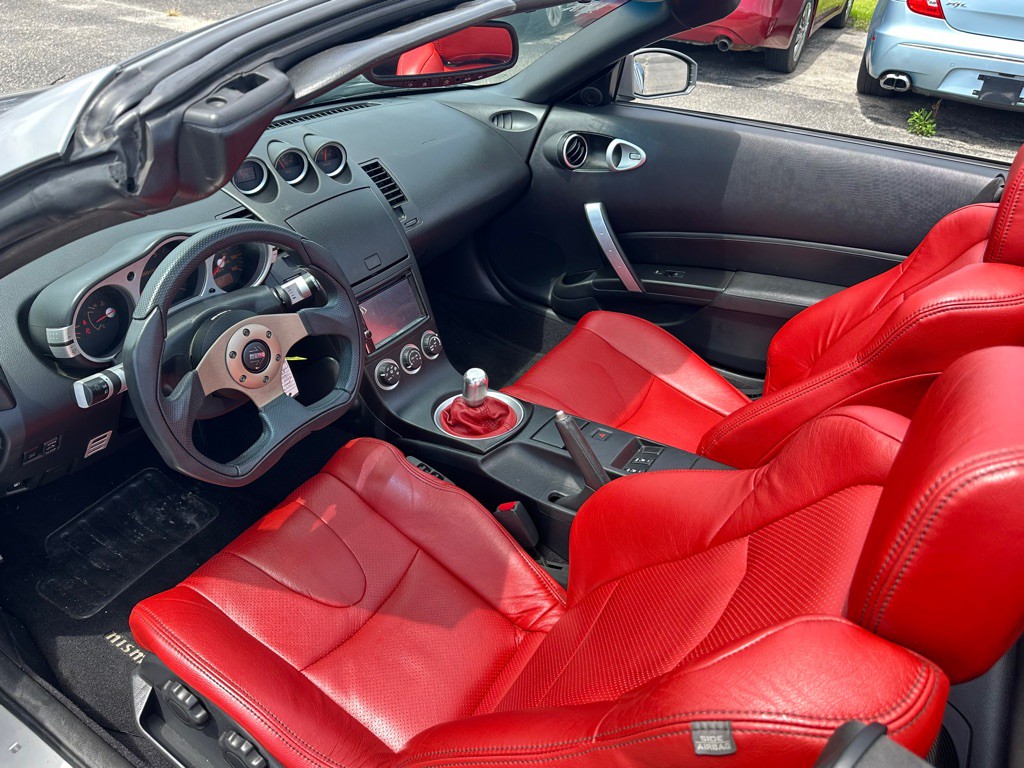 2004 Nissan 350Z Image 13