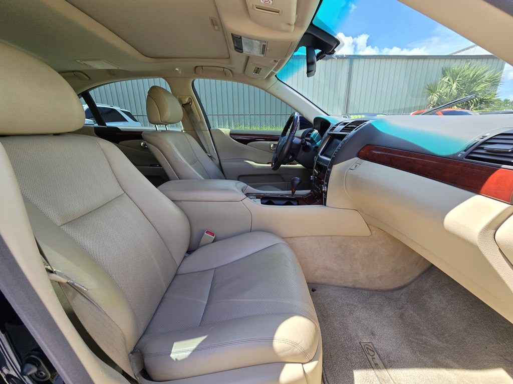 2007 Lexus LS Image 12