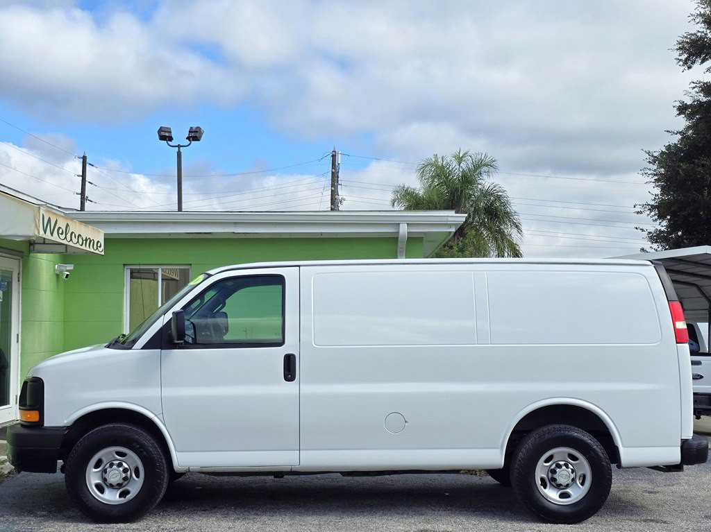 2016 Chevrolet Express Image 5