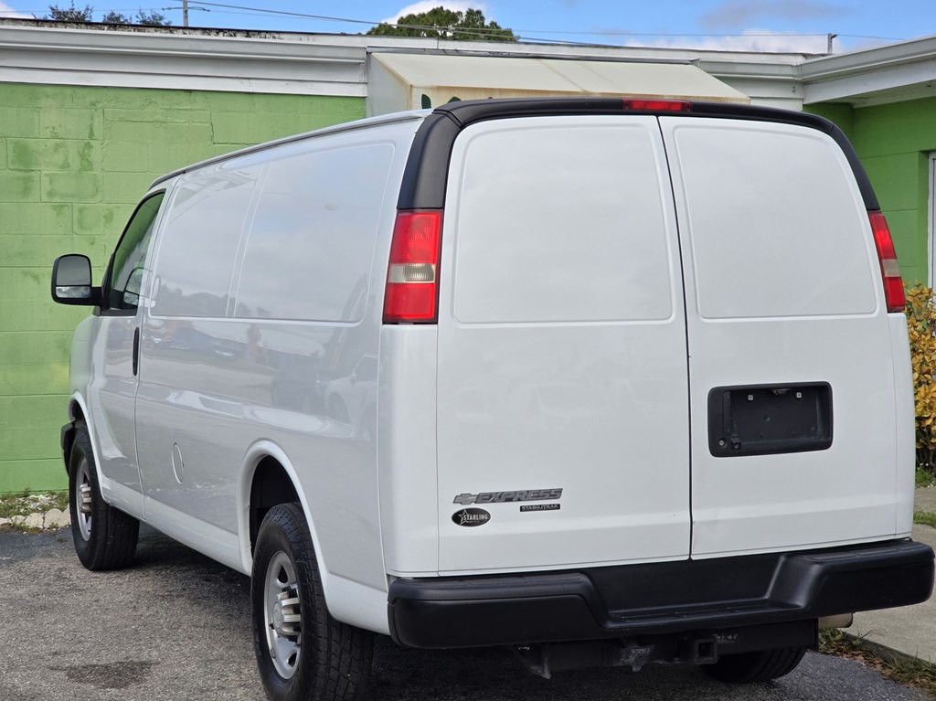 2016 Chevrolet Express Image 6