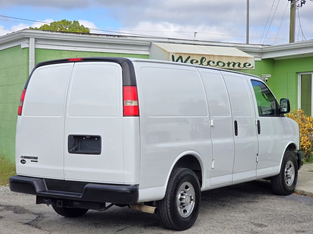 2016 Chevrolet Express Image 8