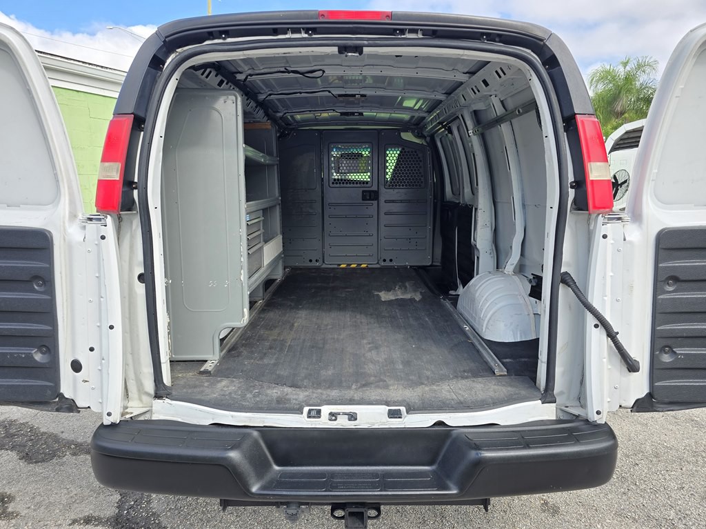 2016 Chevrolet Express Image 11