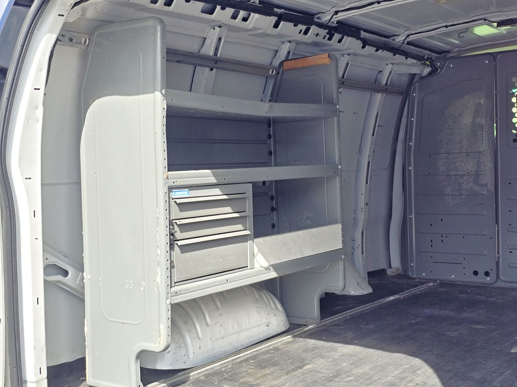 2016 Chevrolet Express Image 12