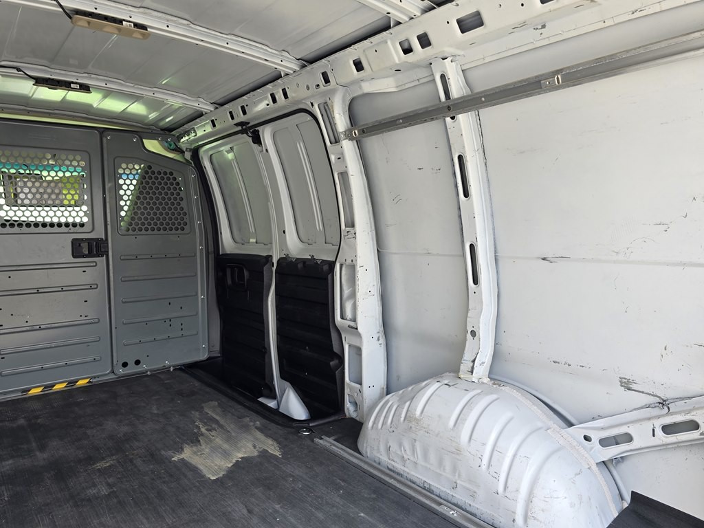 2016 Chevrolet Express Image 13