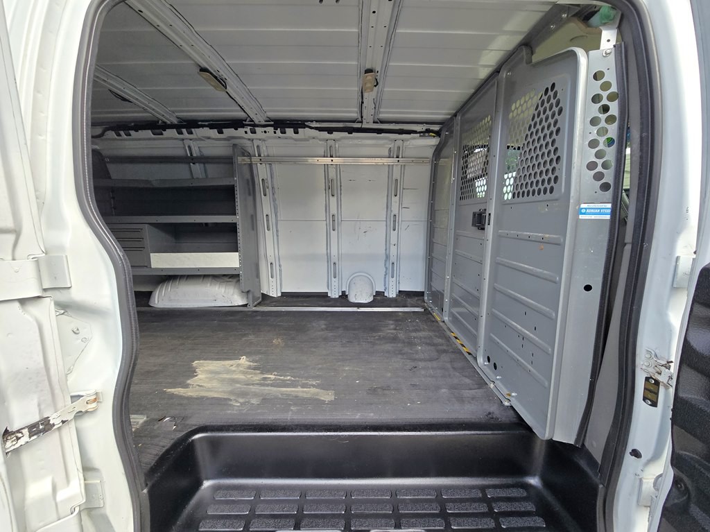 2016 Chevrolet Express Image 14
