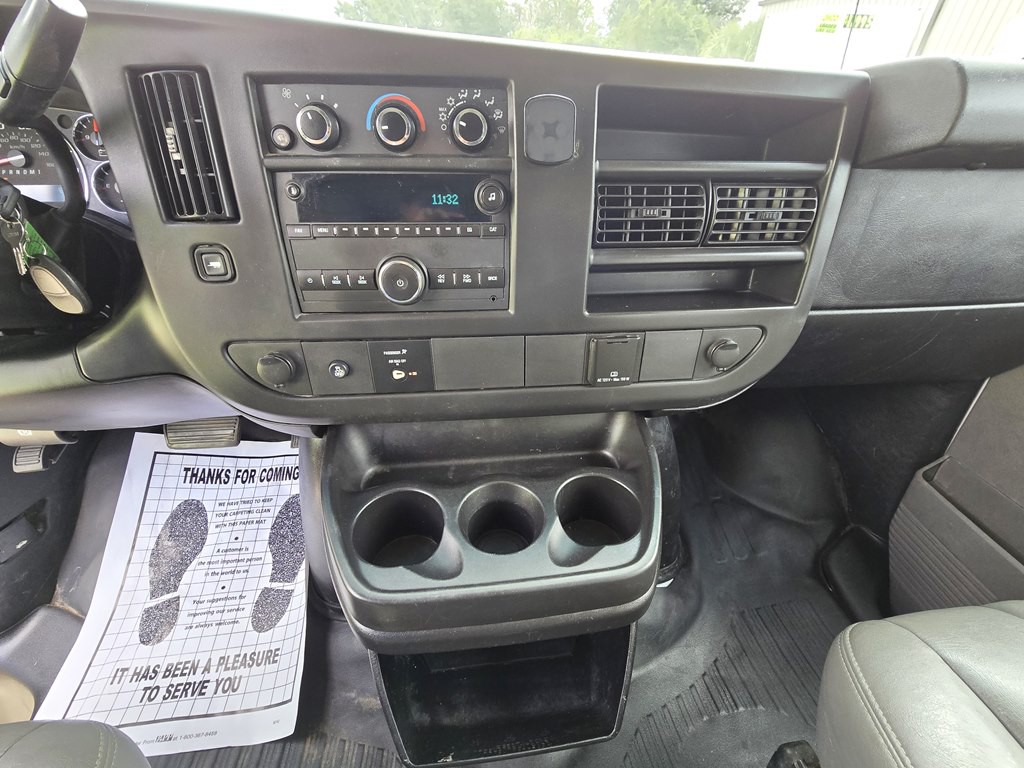 2016 Chevrolet Express Image 20