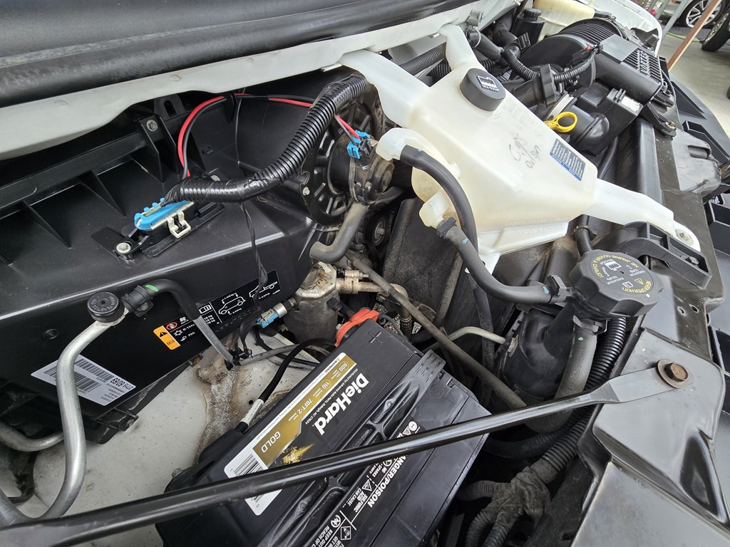 2016 Chevrolet Express Image 25