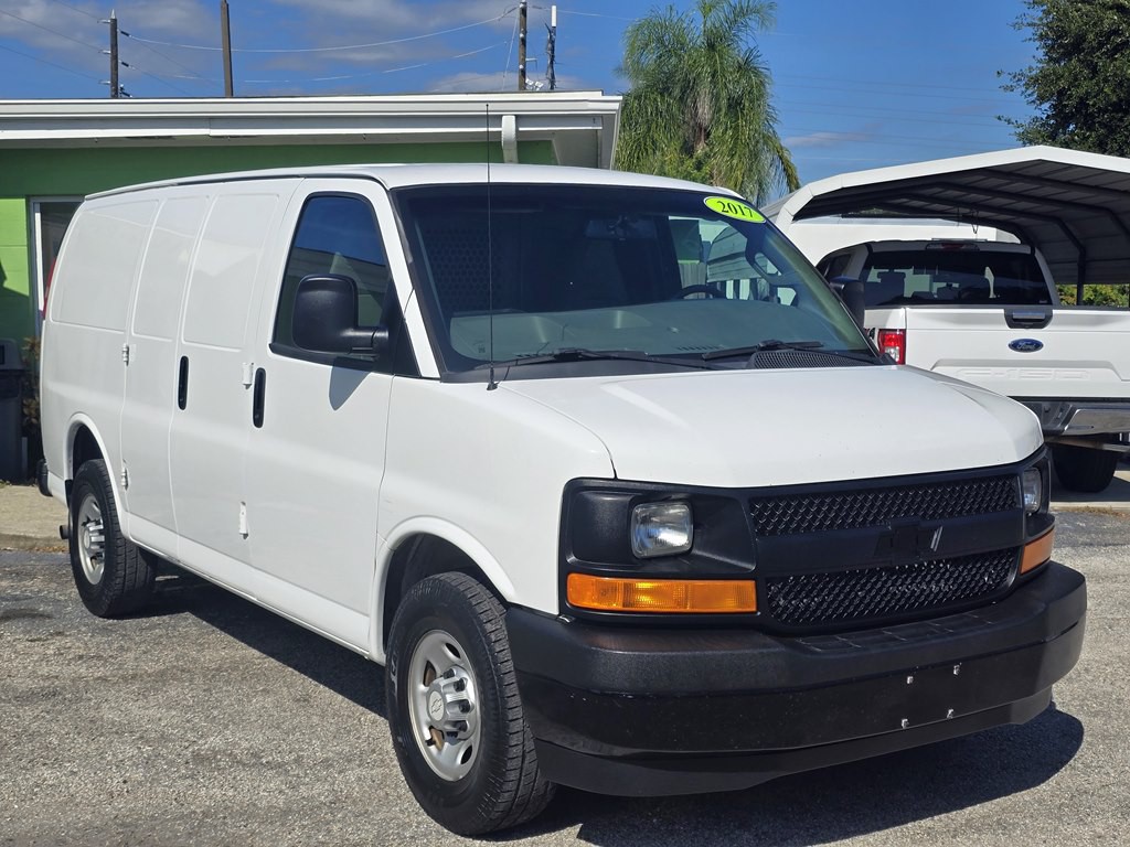 2017 Chevrolet Express Image 1