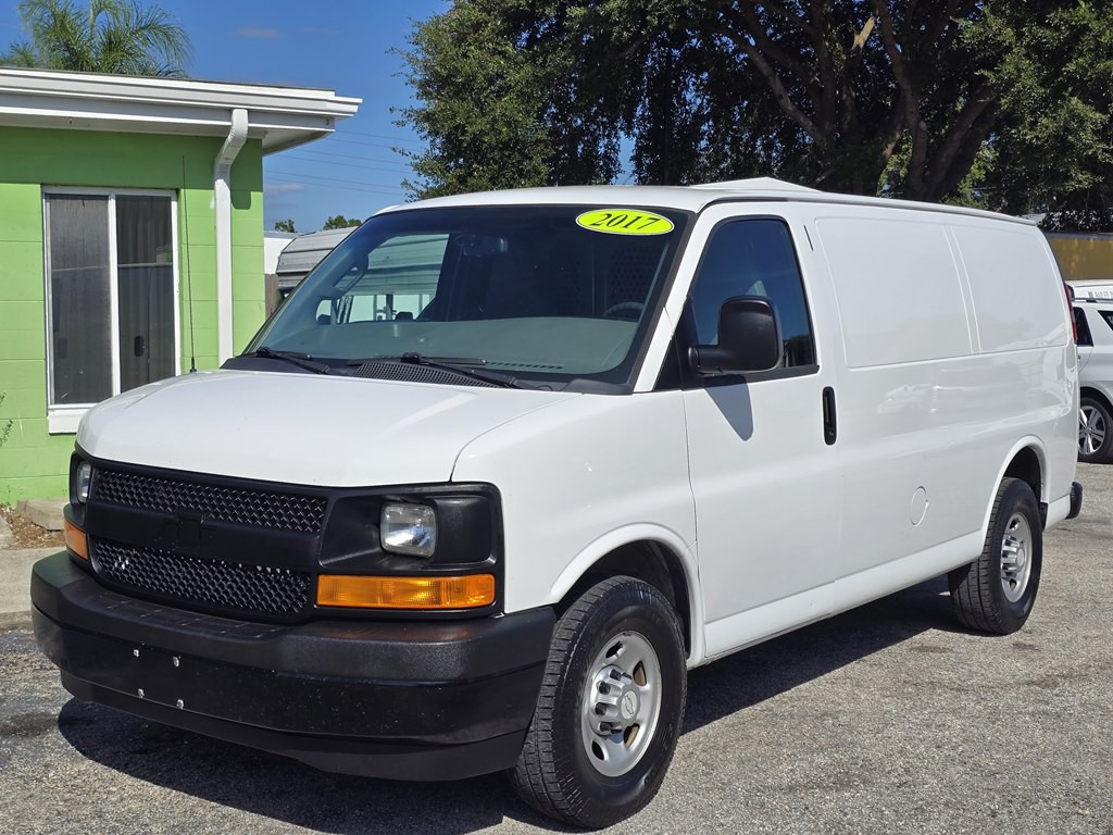 2017 Chevrolet Express Image 3