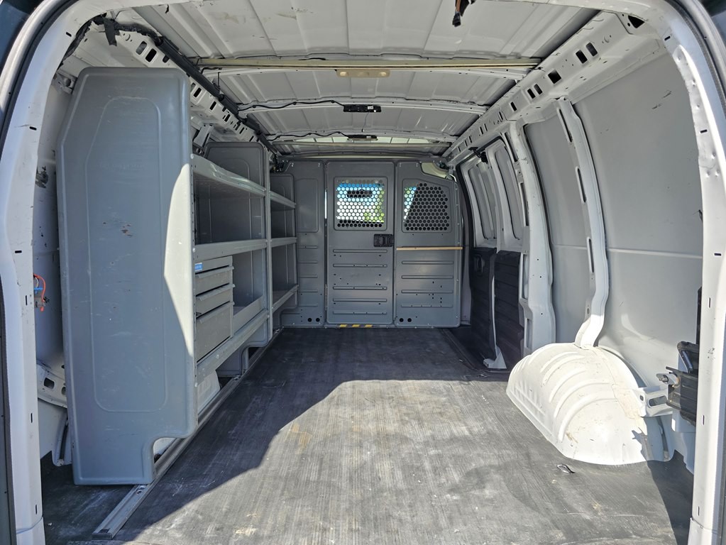 2017 Chevrolet Express Image 10