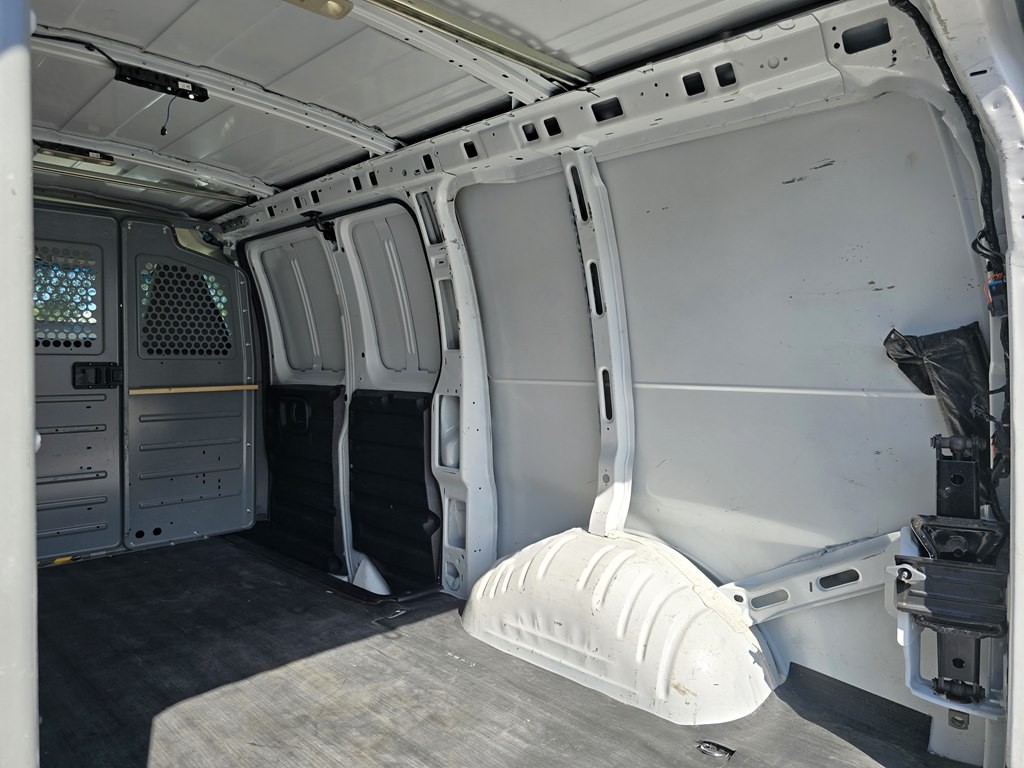 2017 Chevrolet Express Image 12