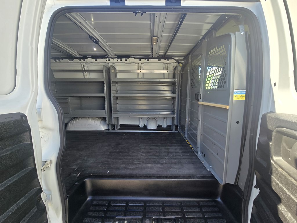 2017 Chevrolet Express Image 13
