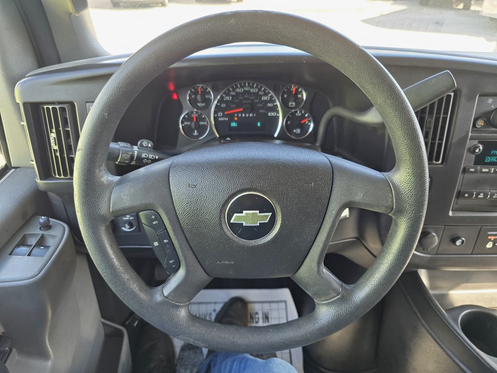 2017 Chevrolet Express Image 17