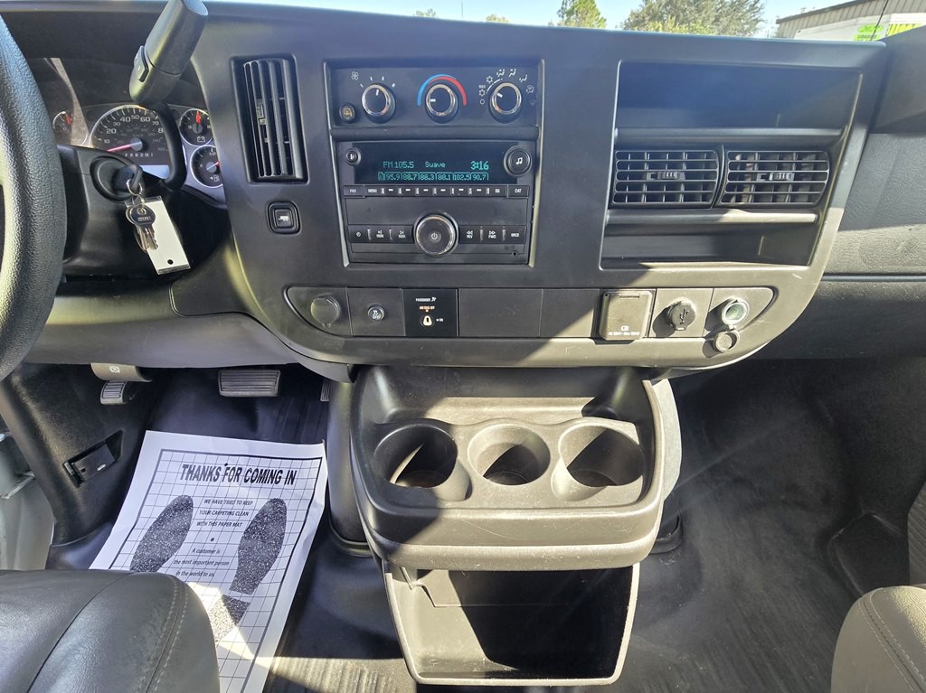 2017 Chevrolet Express Image 19